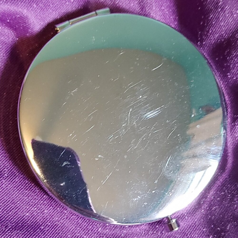 Jeweled Compact - Picture 2 of 4